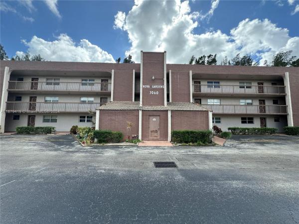 Nova Gardens, 7060 Nova Dr #306C, Davie, Florida 33317, image 1