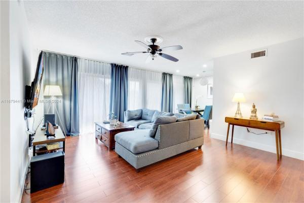 8390 N Missionwood Cir #D-18, Hollywood, Florida 33025, image 1