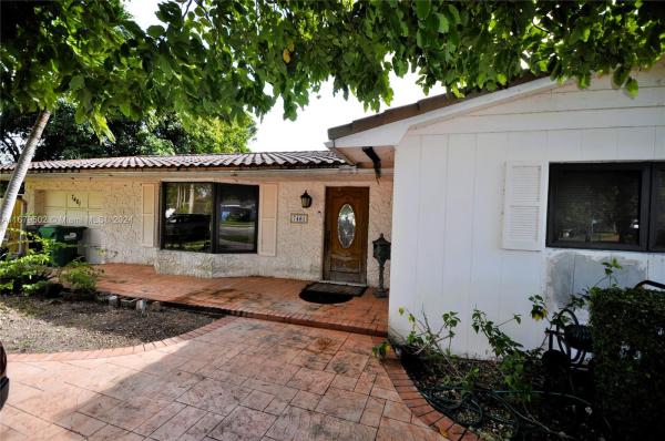 Kendale Lakes No HOA, 7461 SW 139th Ave, Kendale Lakes, Florida 33183, image 1
