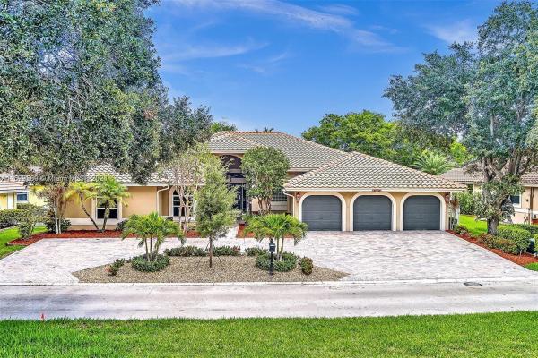 The Fairways At Eagle Trace, 1775 W Eagle Trace Blvd W, Coral Springs, Florida 33071, image 1