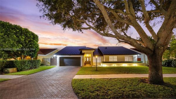 Pineview Homes, 8090 SW 89th Pl, Sunset, Florida 33173, image 1