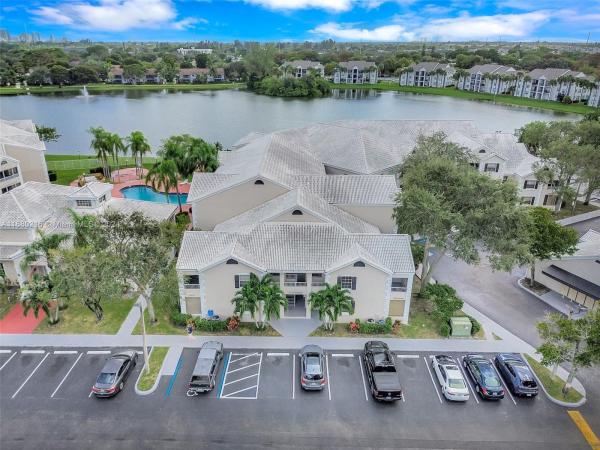 LakeView Club, 2880 N Oakland Forest Dr #102, Oakland Park, Florida 33309, image 1