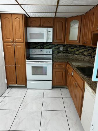 Arlen House West, 500 Bayview Dr #2127, Sunny Isles Beach, Florida 33160, image 1