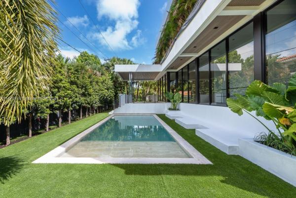 Biscayne Key Estates, 650 Warren Ln, Key Biscayne, Florida 33149, image 1
