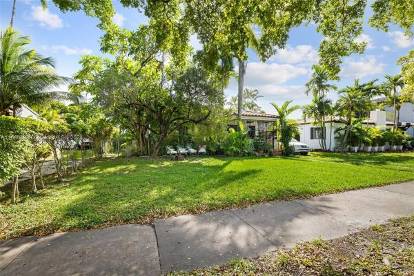 Coral Groves, 524 Mendoza Ave, Coral Gables, Florida 33134, image 1