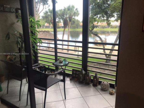Colony Point, 1101 Colony Point Cir #204, Pembroke Pines, Florida 33026, image 1
