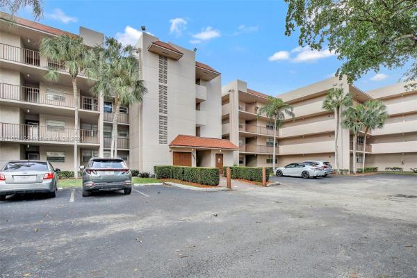 Sabal Palm Of Pine Island Ridge, 1831 Sabal Palm Dr #304, Davie, Florida 33324, image 3