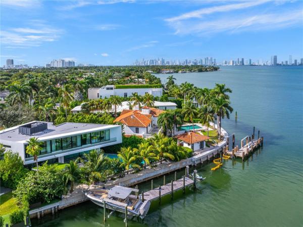 Sunset Lake, 3166 N Bay Rd, Miami Beach, Florida 33140, image 1