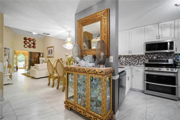 Joggers Run, 2804 Maplewood Dr #2804, Greenacres, Florida 33415, image 1