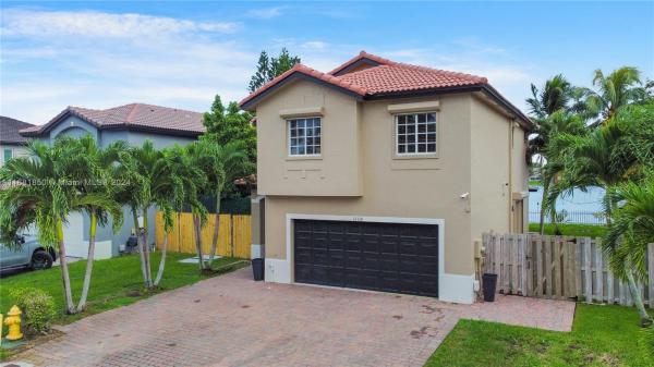 Bonita Lakes, 12318 SW 140th St, Three Lakes, Florida 33186, image 1