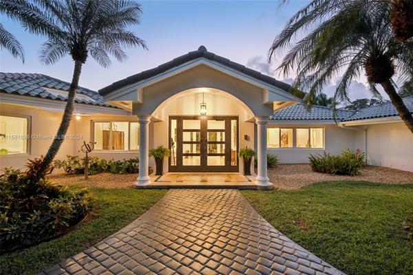 Town & Ranch Estates, 12200 Vista Ln, Pinecrest, Florida 33156, image 1