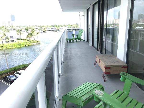 Waterview 2, 20515 E Country Club Dr #541, Aventura, Florida 33180, image 1
