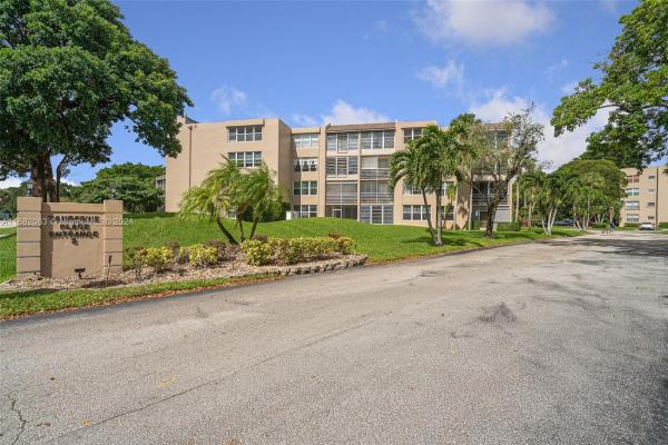 Tangerine Of Pine Island Ridge, 9480 Tangerine Pl #307, Davie, Florida 33324, image 1