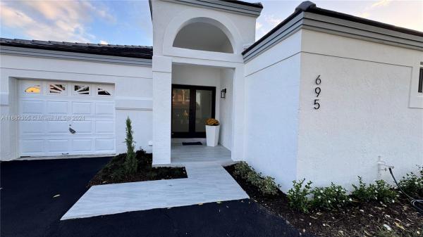 Lake Pointe, 695 NW 126th Ct, Tamiami, Florida 33182, image 3