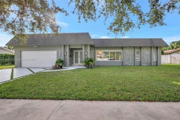 Royal Palm Estates, 921 SW 74th Ter, Plantation, Florida 33317, image 1