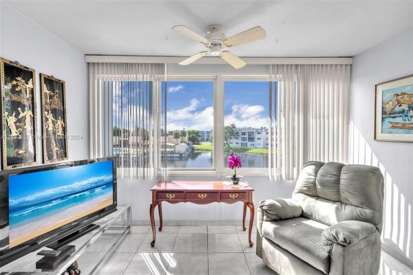 Sunrise Lakes 2, 8130 Sunrise Lakes Blvd #309, Sunrise, Florida 33322, image 1