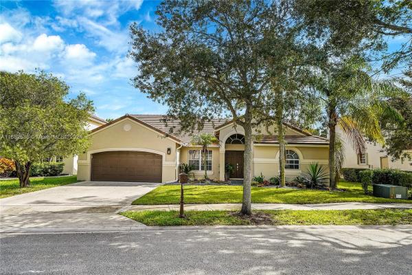 Verona Lake, 864 Verona Lake Dr, Weston, Florida 33326, image 1