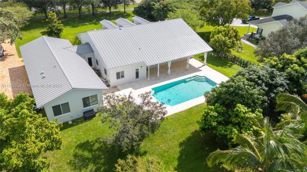 Happy Valley Farms, 2001 SW 112th Ave, Davie, Florida 33325, image 1