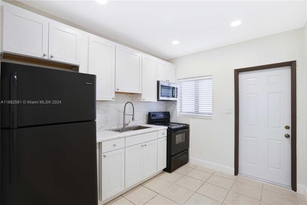 Ocean Park, 502 NW 7th Ct #2, Hallandale Beach, Florida 33009, image 1