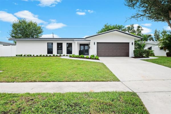 Boca Raton Square, 1322 SW 9th St, Boca Raton, Florida 33486, image 2