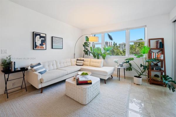 Turnberry Village North Tower, 20000 E Country Club Dr #314, Aventura, Florida 33180, image 1