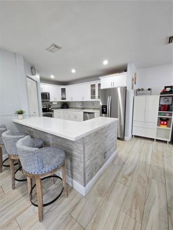 Visions, 537 Racquet Club Rd #37, Weston, Florida 33326, image 1