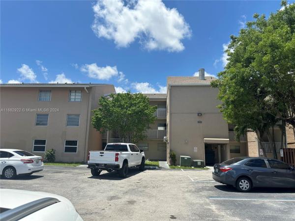Lake & Tennis Villas, 8420 SW 154th Cir Ct #536, Kendall West, Florida 33193, image 1