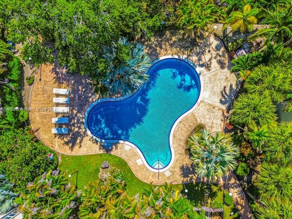 Dadeland Grove, 6904 N Kendall Dr #F203, Pinecrest, Florida 33156, image 1