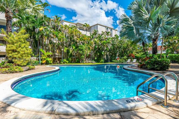 Dadeland Grove, 6904 N Kendall Dr #F203, Pinecrest, Florida 33156, image 3