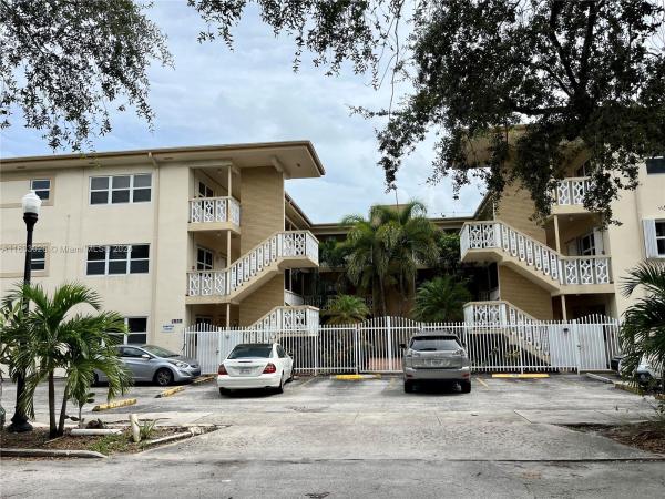 Hampton Court, 1958 Monroe St #203, Hollywood, Florida 33020, image 1