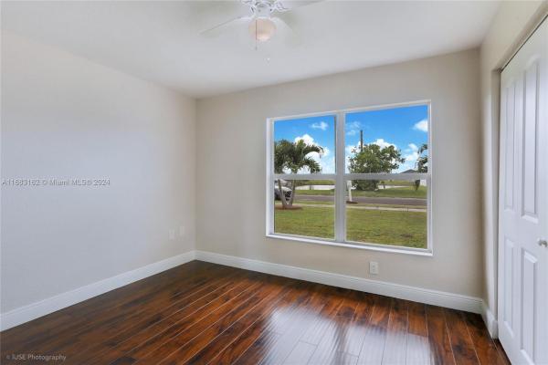 Hillsboro Estates, 155 Dabou Loop, Belle Glade, Florida 33430, image 2