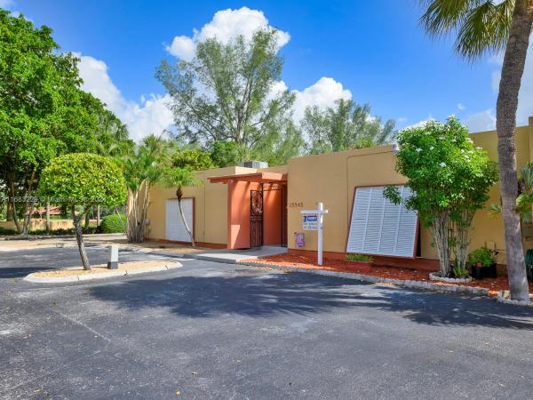 Loch Andrews, 15545 N Cairnryan Ct, Miami Lakes, Florida 33014, image 1