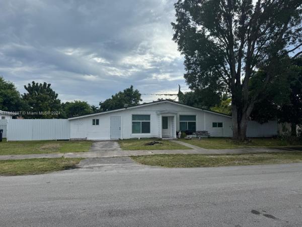 Pine Tree Manor, 9370 Haitian Dr, Cutler Bay, Florida 33189, image 1