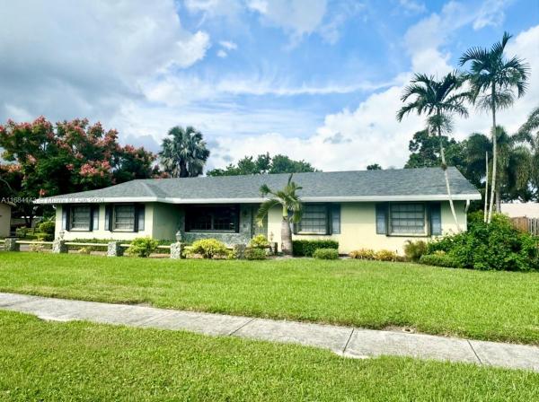 Marlboro Estates, 6831 SW 43rd St, Davie, Florida 33314, image 1