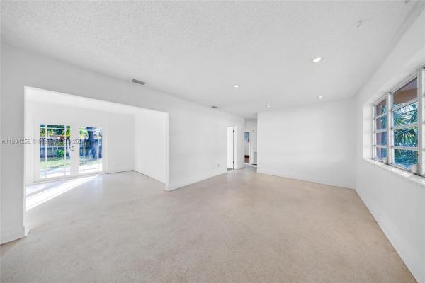 Manor Gardens, 1445 W 5th Ln, Hialeah, Florida 33010, image 1