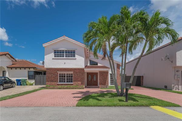 Bird Lakes Townhouses, 14417 SW 45th Ter, Kendale Lakes, Florida 33175, image 1
