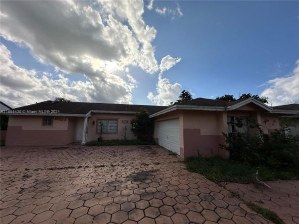 Country Lake Manors, Hialeah, Florida 33015, image 3