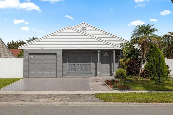 Cinnamon Place At Honeywoods, 8641 SW 15th St, Pembroke Pines, Florida 33025, image 1