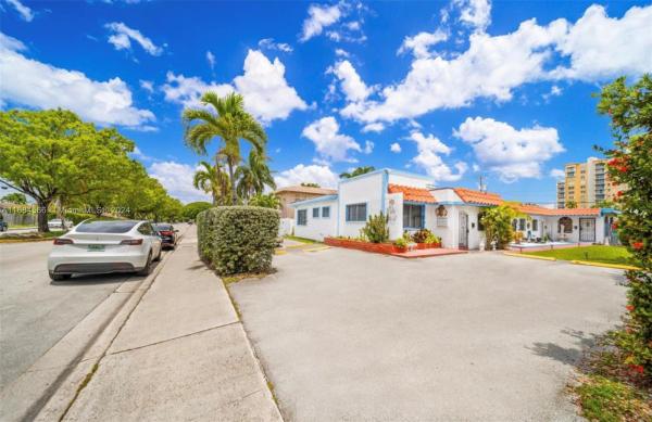 1657 N Treasure Dr, North Bay Village, Florida 33141, image 1