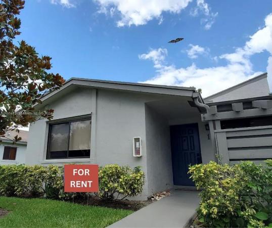 Villas Of Bonaventure, 445 Lakeview Dr #1, Weston, Florida 33326, image 1