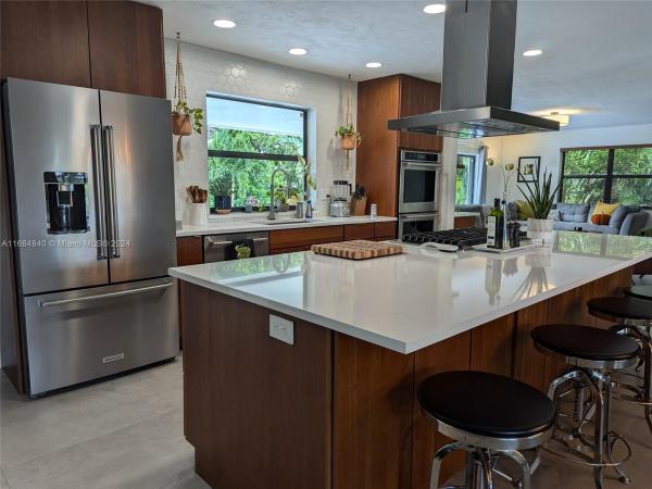 Pembroke Lakes, 1420 NW 114th Ave, Pembroke Pines, Florida 33026, image 1