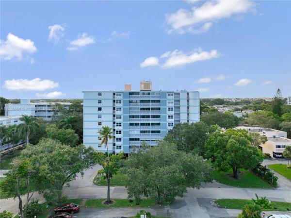 The Lakes Of Inverrary, 3301 Spanish Moss Ter #505, Lauderhill, Florida 33319, image 1