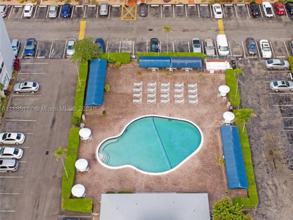 Gulfstream Garden, 410 SE 2nd St #220, Hallandale Beach, Florida 33009, image 1