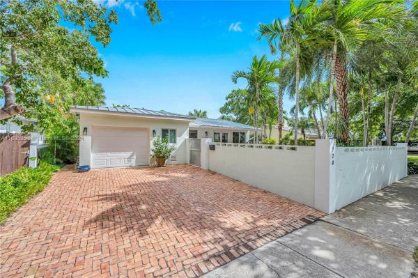 Victoria Highlands, 720 NE 17th Way, Fort Lauderdale, Florida 33304, image 1