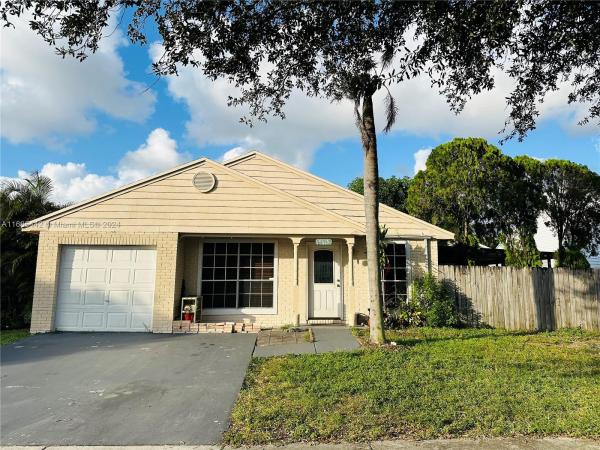 Cinnamon Place At Honeywoods, 8615 SW 15th St, Pembroke Pines, Florida 33025, image 1