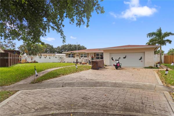 Pasadena Lakes, 8440 NW 18th St, Pembroke Pines, Florida 33024, image 1