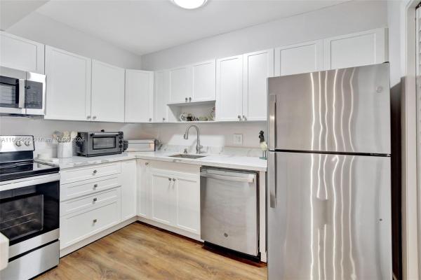 Country Club Village, 16300 Golf Club Rd #609, Weston, Florida 33326, image 1