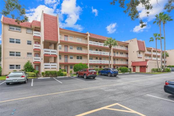 Oriole Golf & Tennis Club 2, 1050 Country Club Dr #403, Margate, Florida 33063, image 1