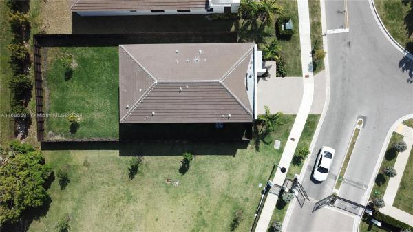 Las Ramblas At Via Ventura, 354 NE 210th Way, Ives Estates, Florida 33179, image 1