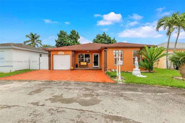 Greenwood Villas, 29959 SW 158th Pl, Leisure City, Florida 33033, image 1